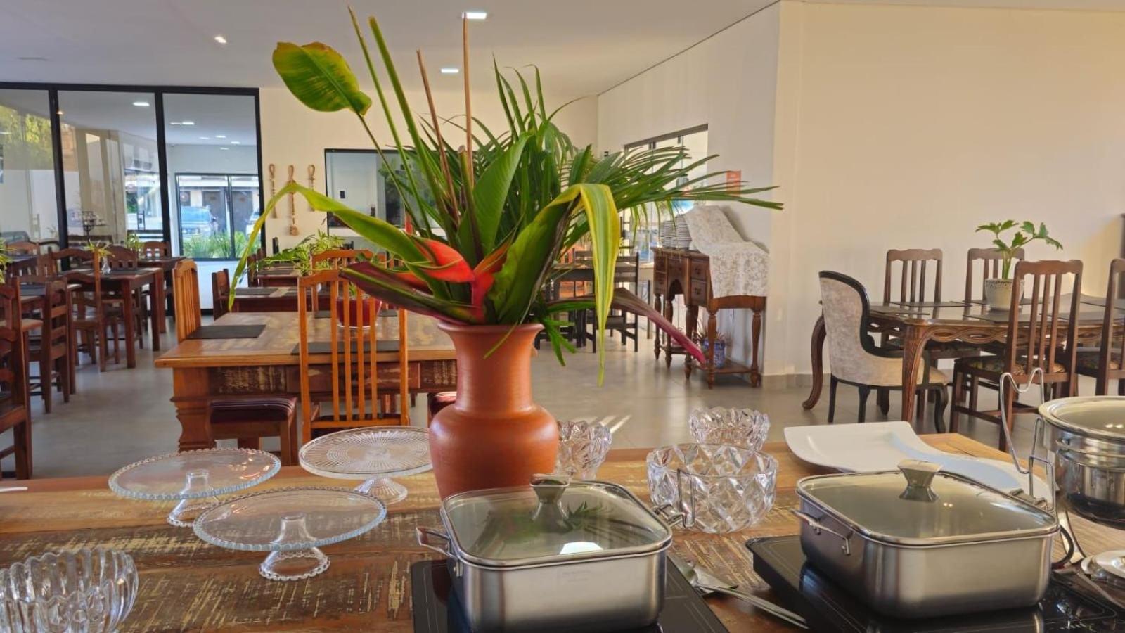 O Beira Mar Praia Hotel Esta Localizado Na Orla, Na Praia De Taperapuan, Cafe Incluso, Wi-Fi 500Mb, Piscinas, Estacionamento Privativo, Ar Condicionado Split, Smart Tv, Frigobar, Porto Seguro Exterior foto